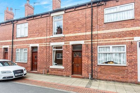2 bedroom Mid Terrace House to rent