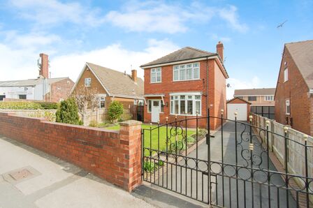 Aketon Road, 3 bedroom Detached House for sale, £285,000
