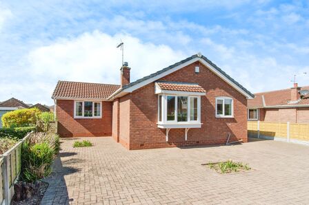 Coniston Drive, 3 bedroom Detached Bungalow for sale, £275,000