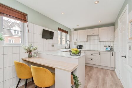 4 bedroom End Terrace House for sale