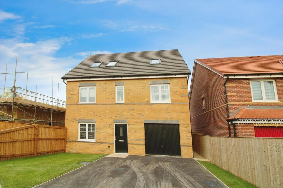 Main image of 4 bedroom Detached House to rent, Towchester Drive, Castleford, West Yorkshire, WF10