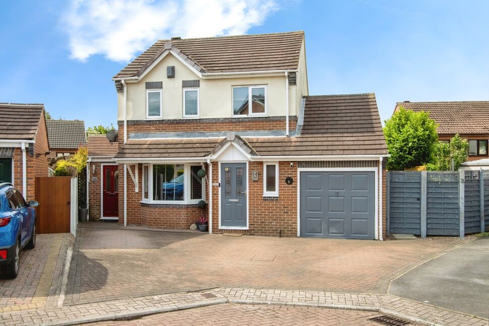 Main image of 4 bedroom Detached House for sale, Orwell Close, Castleford, West Yorkshire, WF10