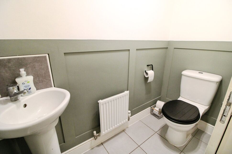 Cloakroom / WC
