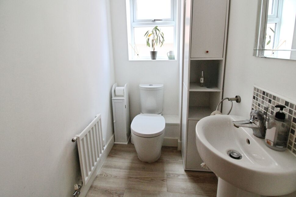 Cloakroom / WC