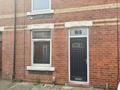 Glebe Street, 2 bedroom Mid Terrace House to rent, £775 pcm