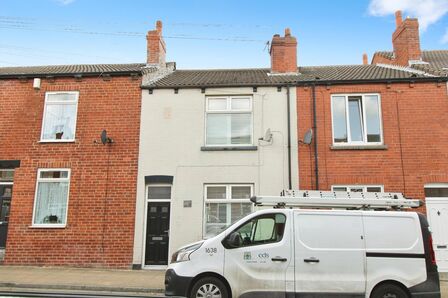 2 bedroom Mid Terrace House for sale