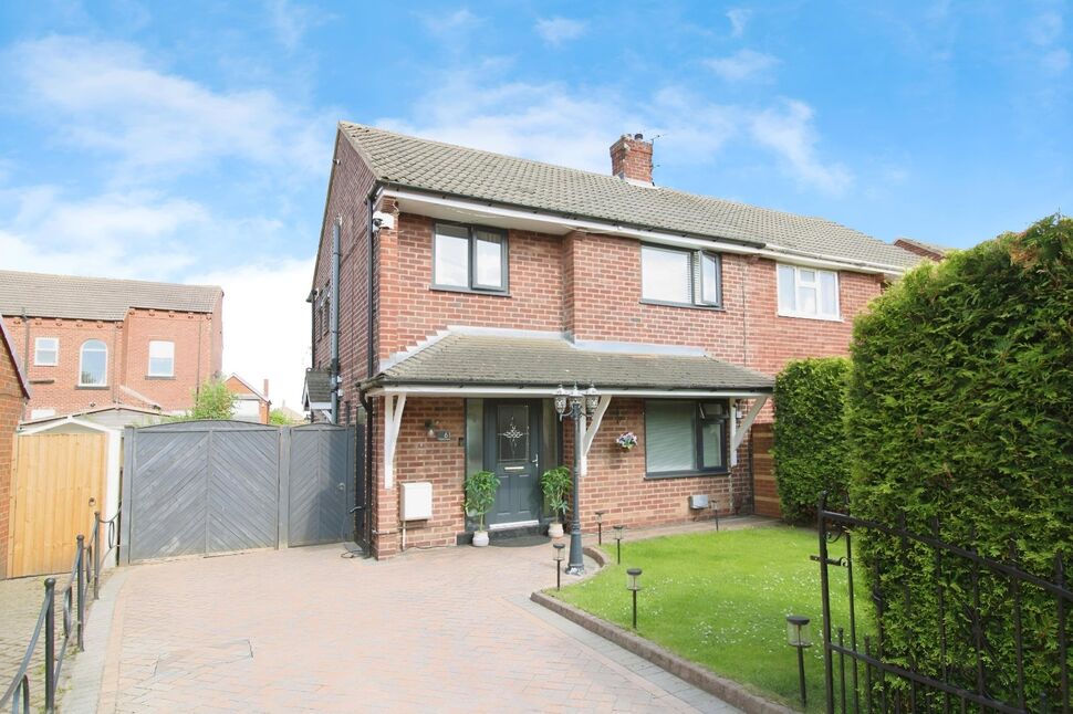 Main image of 3 bedroom Semi Detached House for sale, Sheldrake Road, Castleford, West Yorkshire, WF10