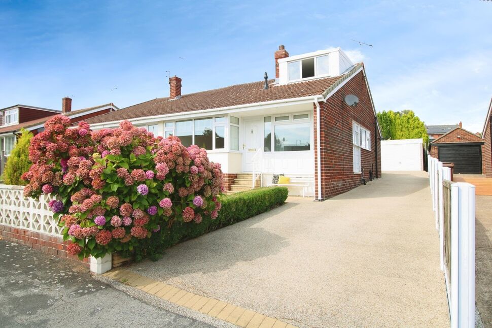 Main image of 3 bedroom Semi Detached Bungalow for sale, Acacia Close, Castleford, West Yorkshire, WF10