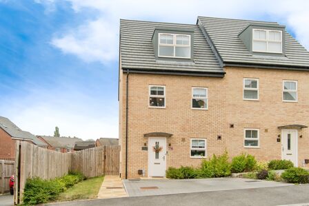 Ascot Drive, 3 bedroom Semi Detached House for sale, £250,000