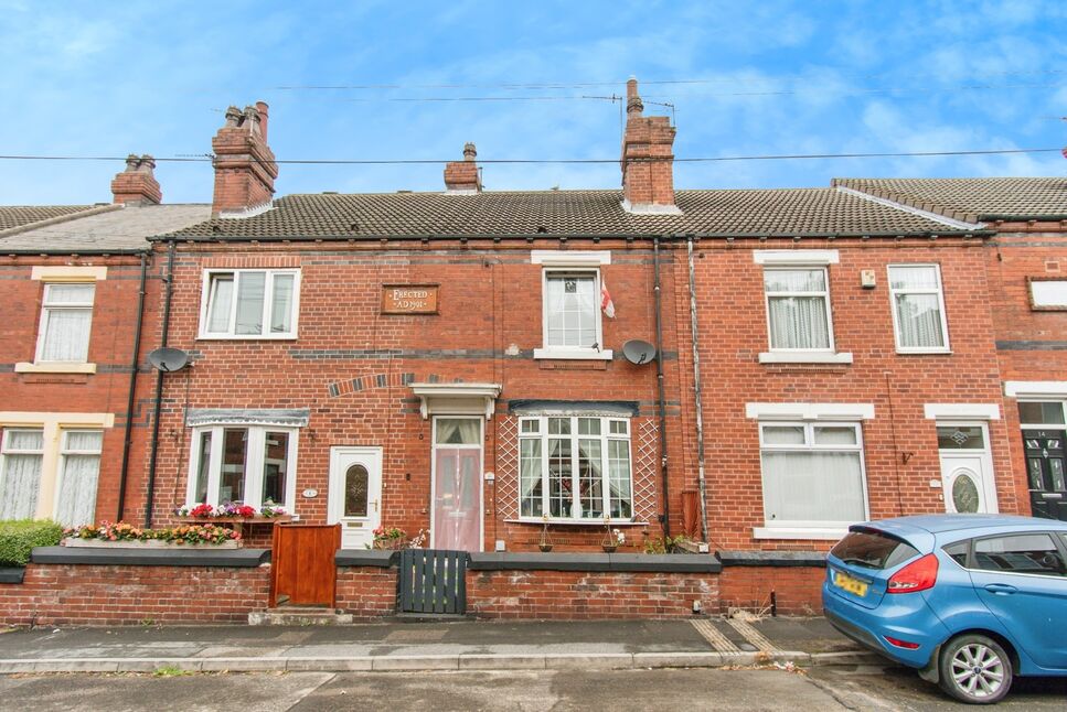 2 bedroom Mid Terrace House for sale