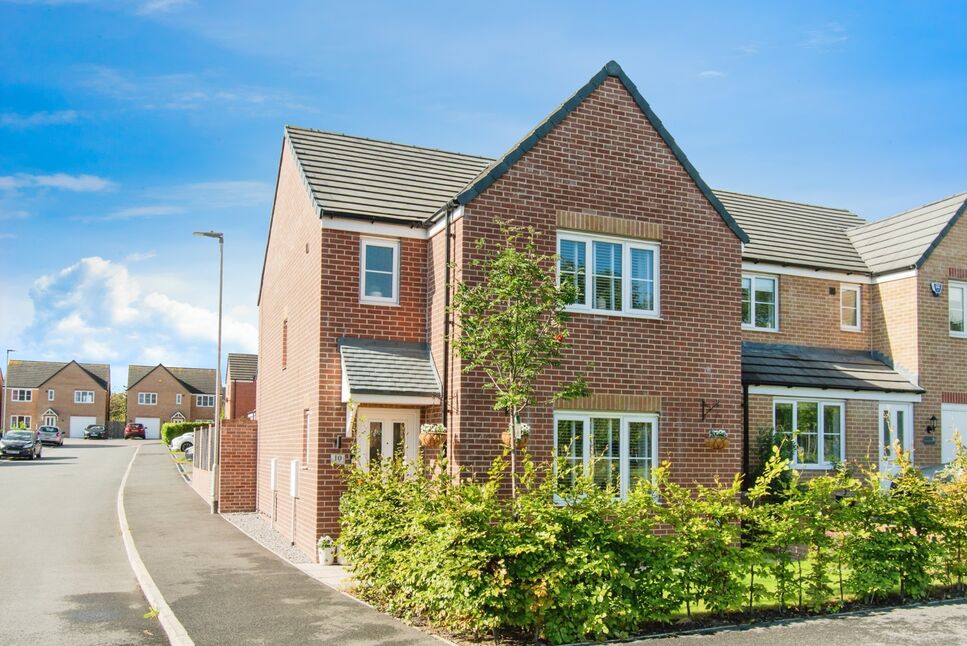 Main image of 3 bedroom Detached House for sale, Woolley Hart Way, Castleford, West Yorkshire, WF10