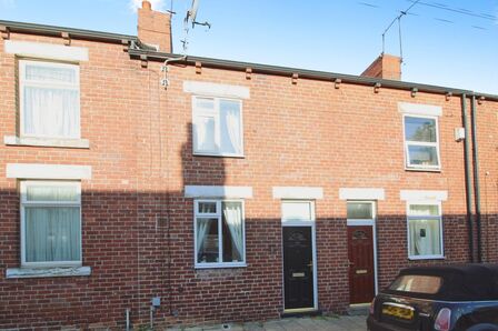 2 bedroom Mid Terrace House for sale
