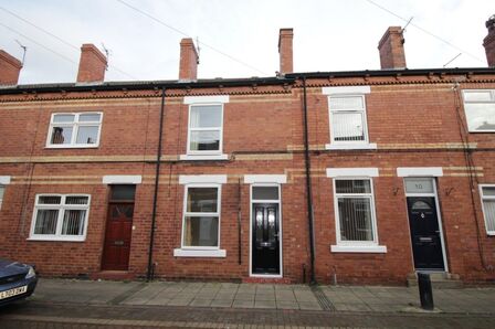 Walden Street, 2 bedroom Mid Terrace House to rent, £750 pcm
