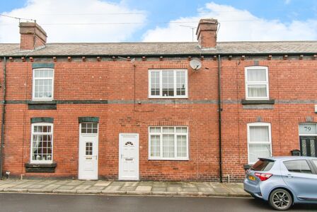 2 bedroom Mid Terrace House for sale