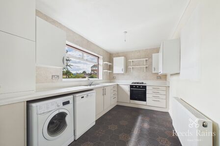 Rock Hill, 2 bedroom Detached Bungalow for sale, &pound;220,000