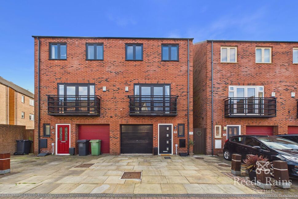 Main image of 4 bedroom Semi Detached House for sale, Warren House Road, Allerton Bywater, West Yorkshire, WF10