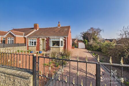 2 bedroom Semi Detached Bungalow for sale