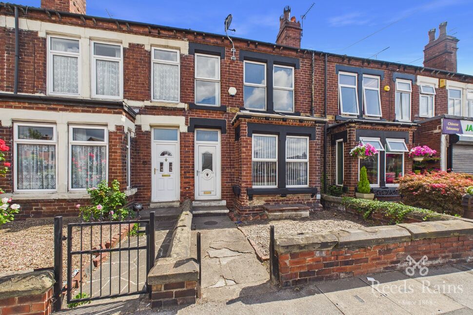 Main image of 3 bedroom Mid Terrace House to rent, Pontefract Road, Castleford, West Yorkshire, WF10