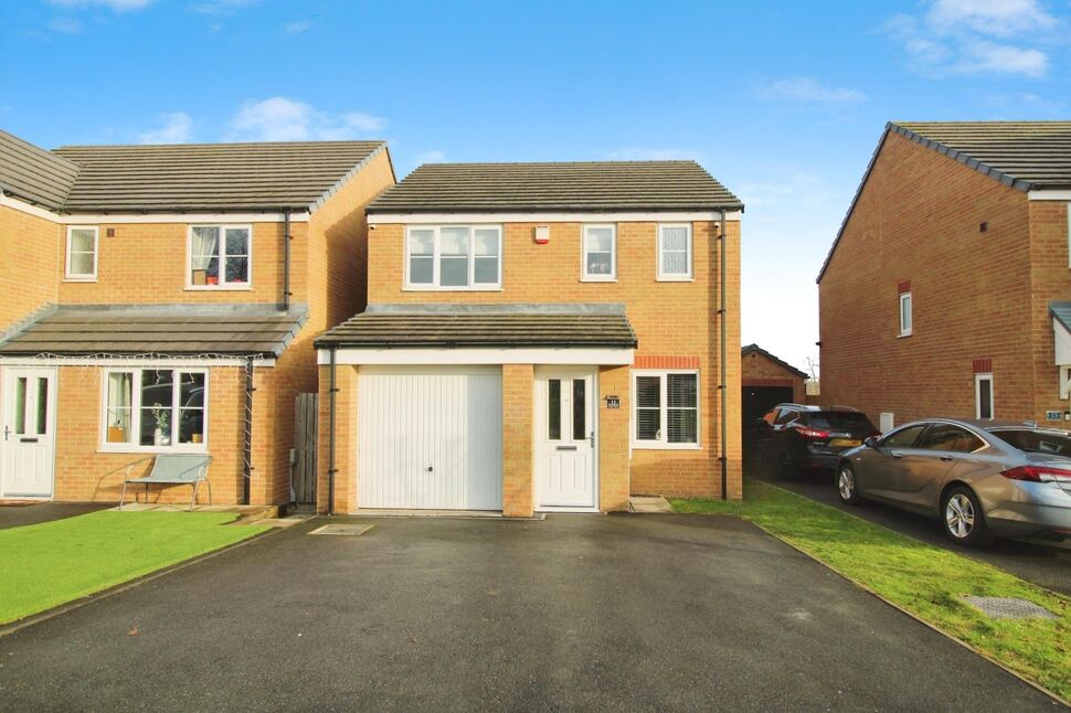 Main image of 3 bedroom Detached House for sale, Woolley Hart Way, Castleford, West Yorkshire, WF10