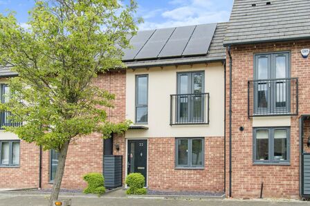 3 bedroom Mid Terrace House to rent