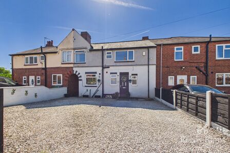 3 bedroom Mid Terrace House for sale