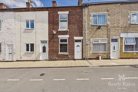 2 bedroom Mid Terrace House to rent