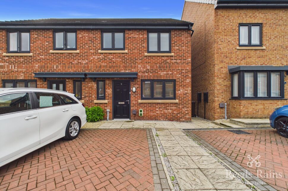 Main image of 3 bedroom Semi Detached House to rent, Keepers Rise, Hemsworth, West Yorkshire, WF9