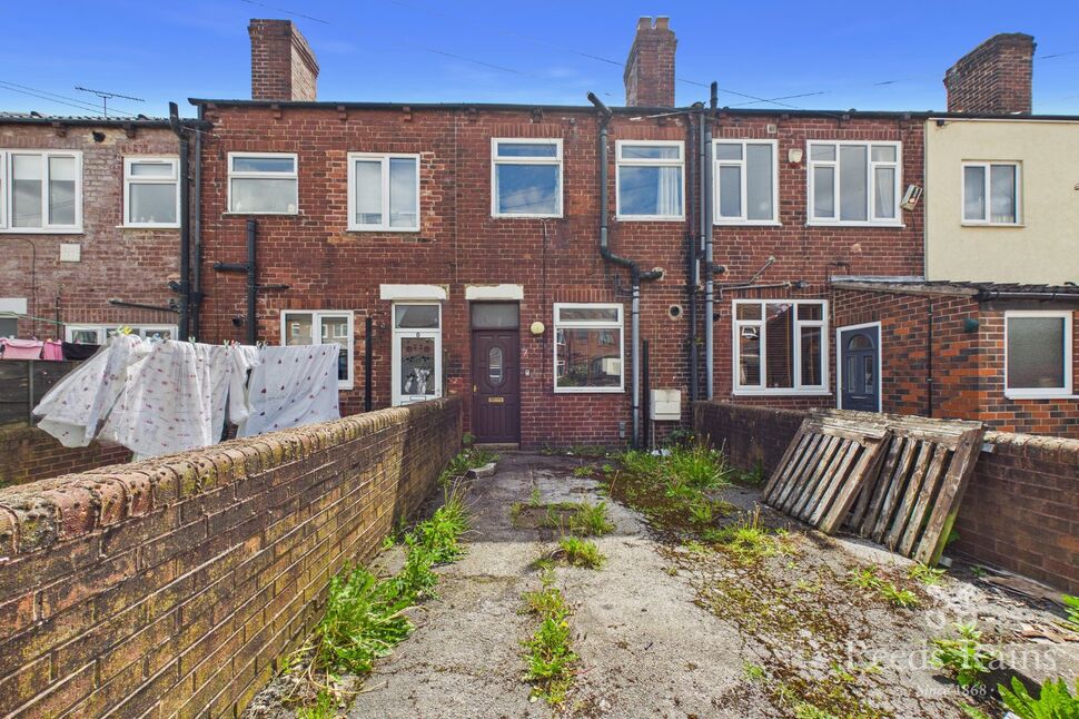 Main image of 2 bedroom Mid Terrace House to rent, South View, Featherstone, West Yorkshire, WF7
