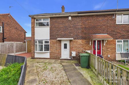 Keswick Drive, 2 bedroom End Terrace House for sale, &pound;120,000