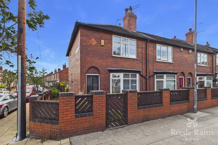 2 bedroom End Terrace House for sale