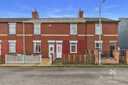 Brook Street, 2 bedroom Mid Terrace House for sale, &pound;125,000
