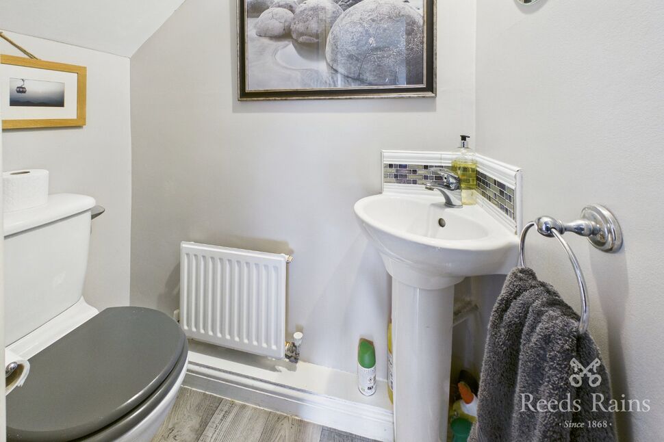 Cloakroom / WC