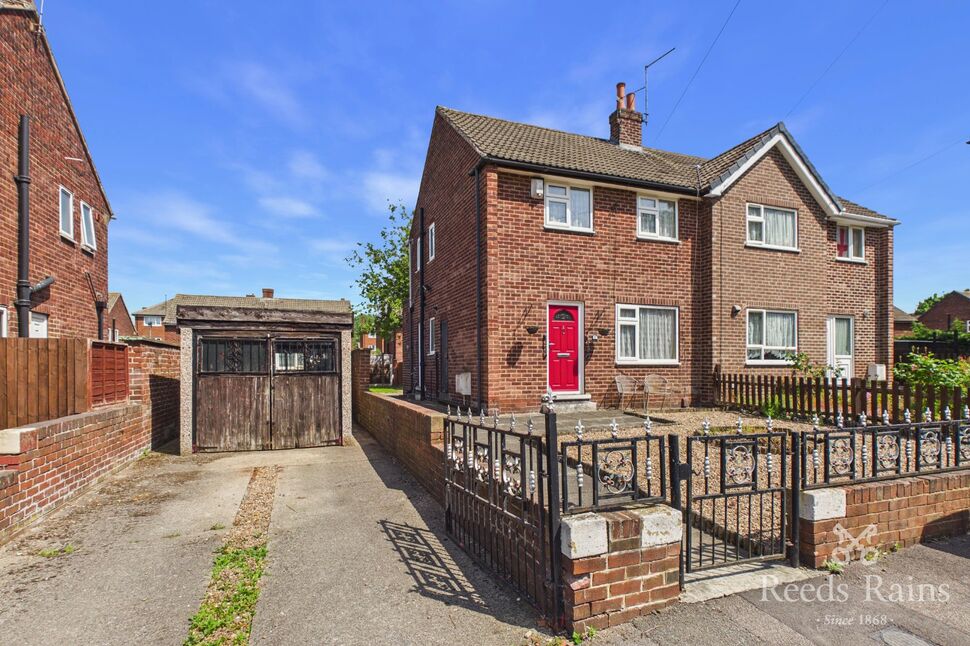 Main image of 2 bedroom Semi Detached House for sale, Gannet Close, Castleford, West Yorkshire, WF10