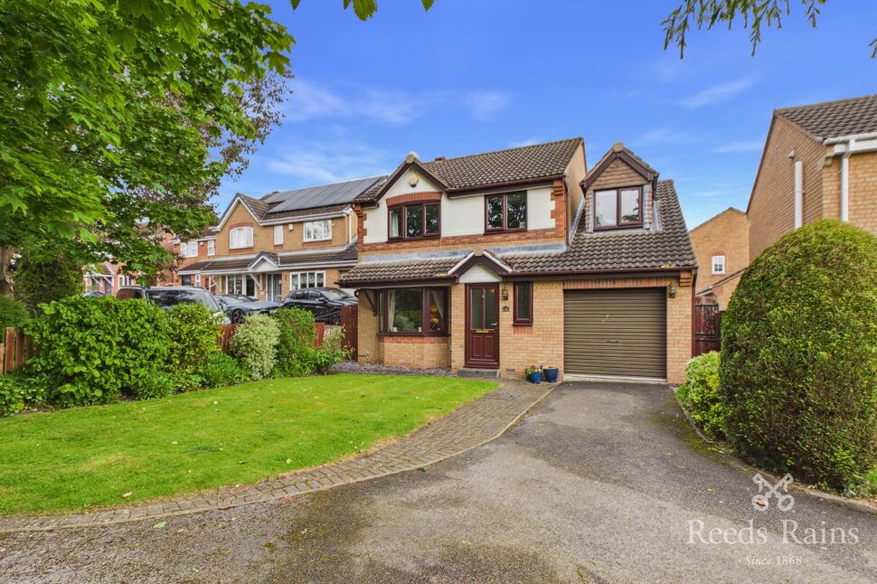 Main image of 4 bedroom Detached House for sale, Gypsy Lane, Castleford, West Yorkshire, WF10