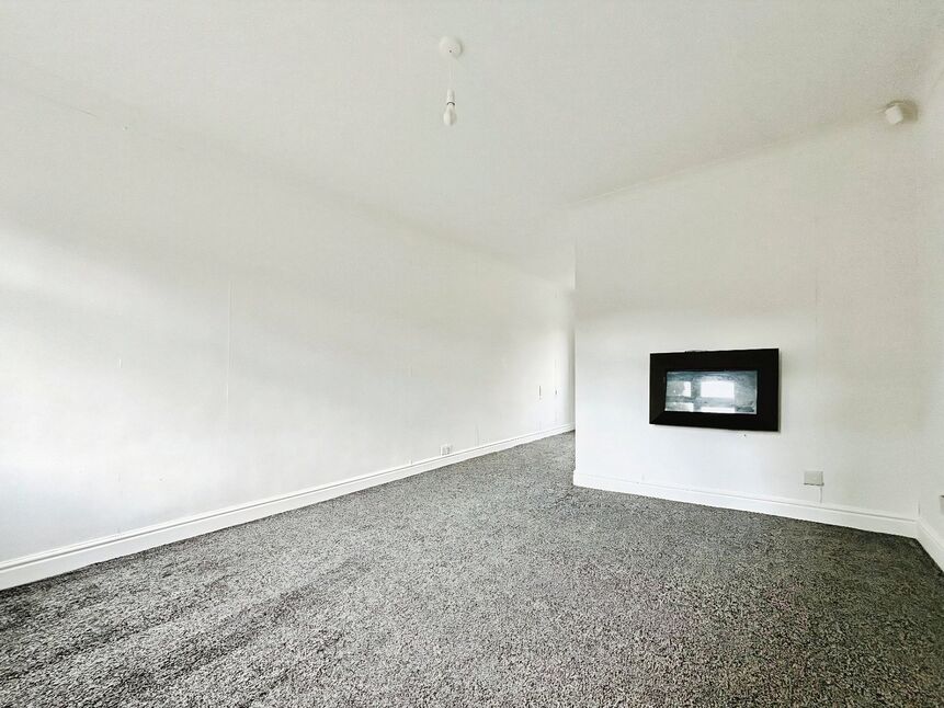Lounge / Dining Area