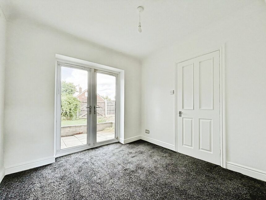 Lounge / Dining Area