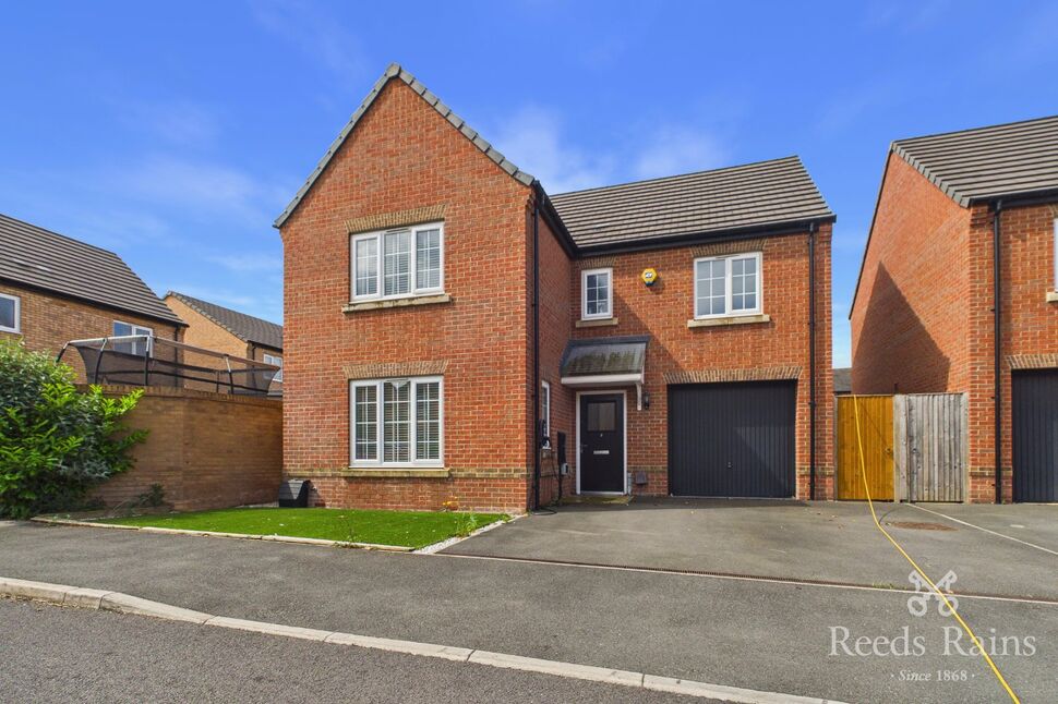 Main image of 4 bedroom Detached House to rent, Castle Crescent, Pontefract, West Yorkshire, WF8