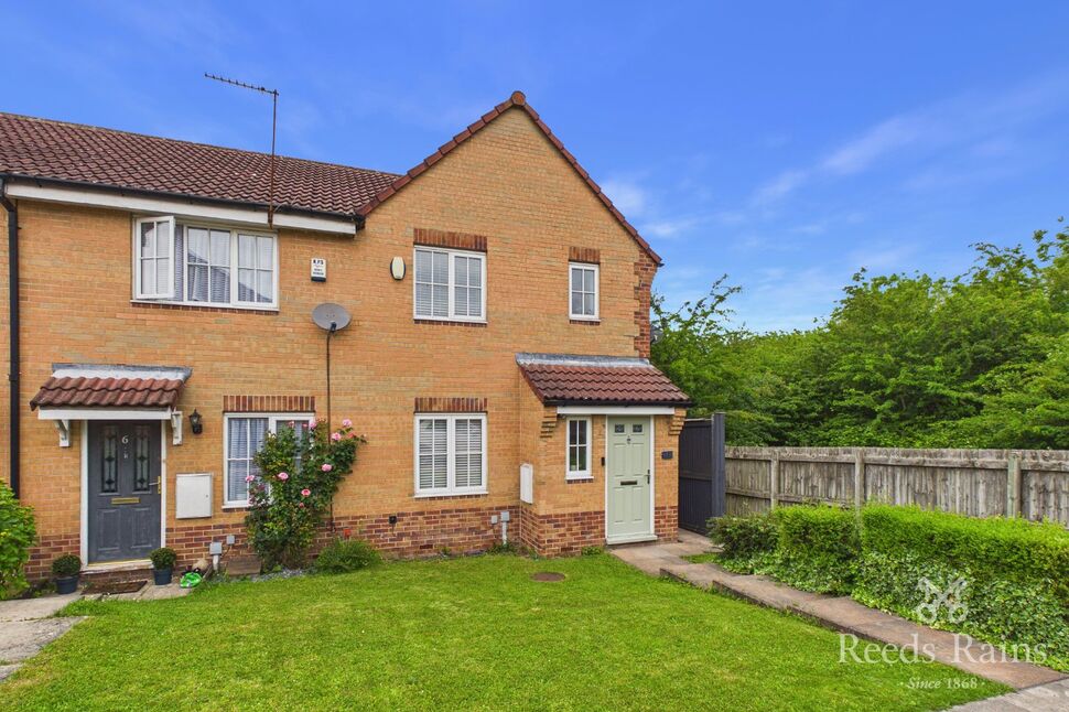 Main image of 3 bedroom End Terrace House for sale, Greenacres Court, Castleford, West Yorkshire, WF10