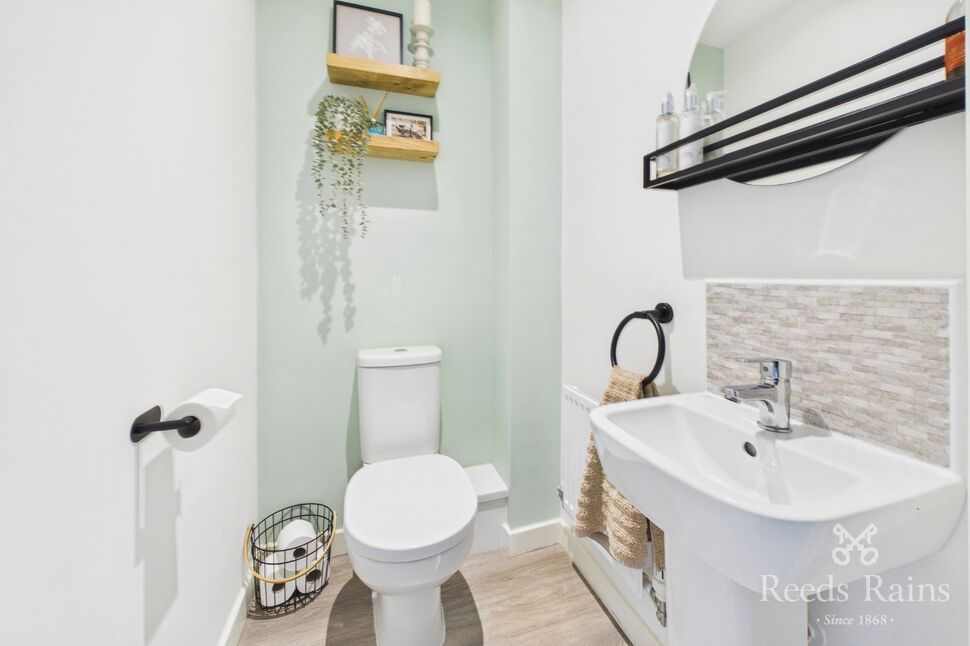 Cloakroom / WC