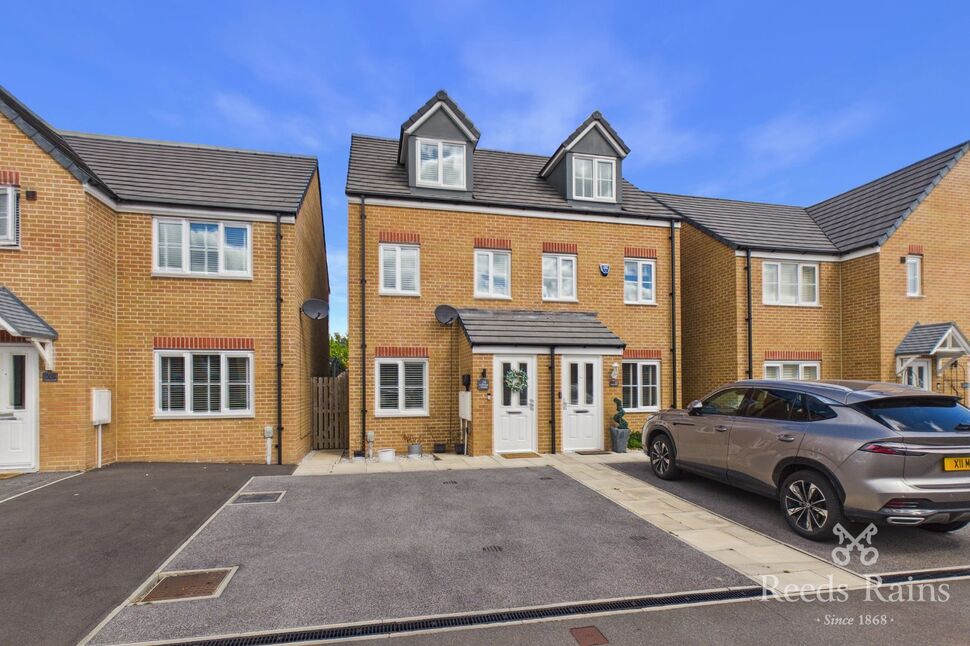 Main image of 3 bedroom Semi Detached House for sale, Frobisher Avenue, Castleford, West Yorkshire, WF10