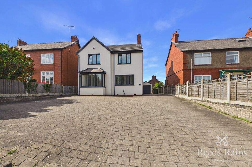 Main image of 3 bedroom Detached House for sale, Sheepwalk Lane, Castleford, West Yorkshire, WF10