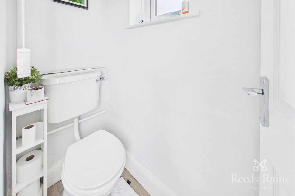 Cloakroom / WC