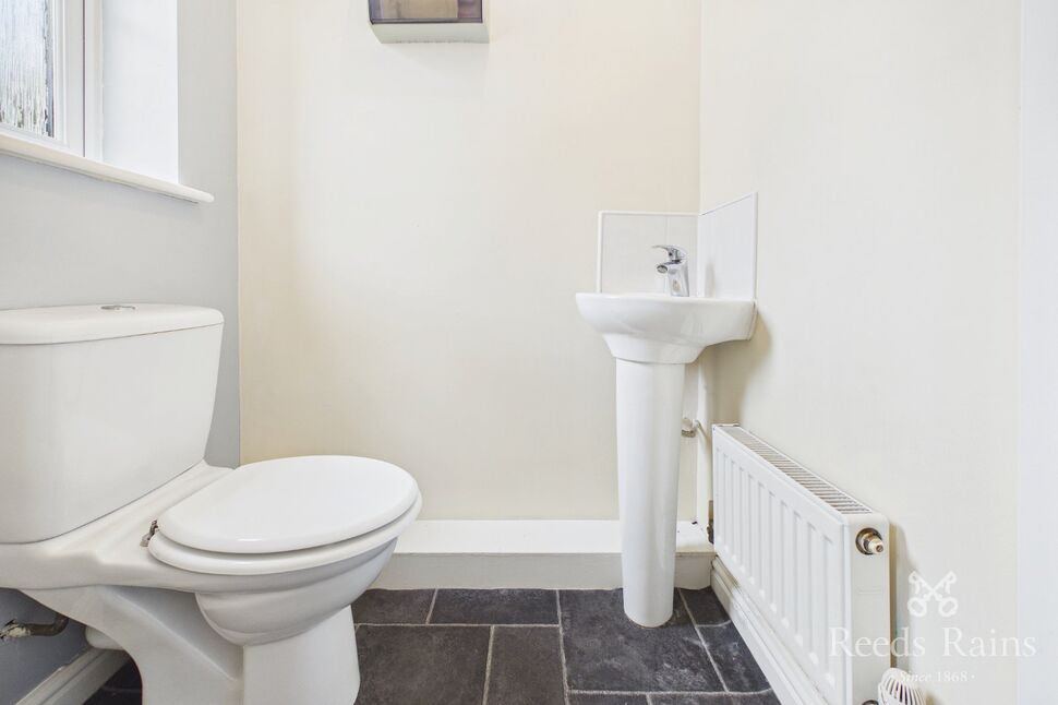 Cloakroom / WC