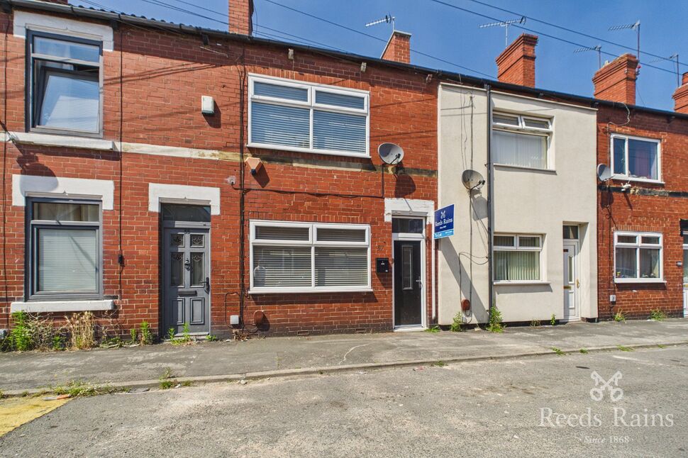 Main image of 2 bedroom Mid Terrace House to rent, Victoria Street, Hemsworth, West Yorkshire, WF9