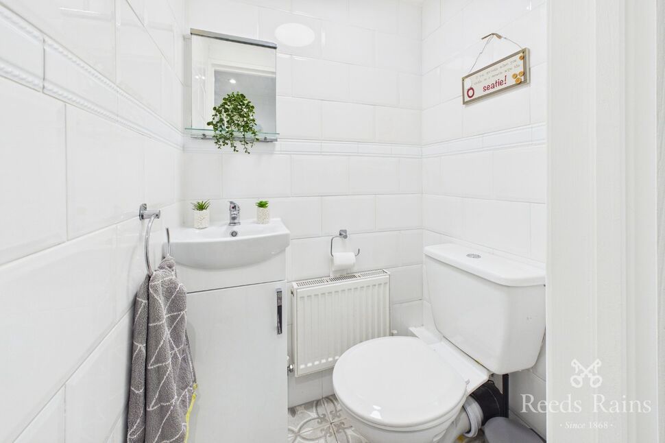 Cloakroom / WC