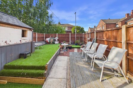 2 bedroom End Terrace House for sale