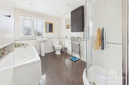2 bedroom End Terrace House for sale