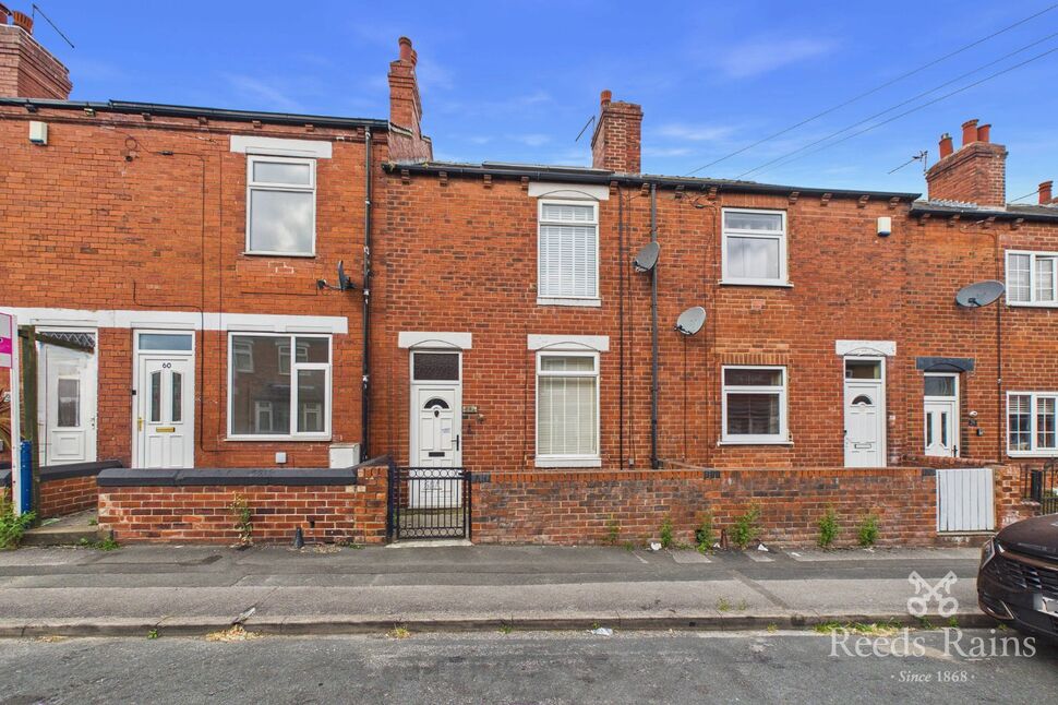 Main image of 3 bedroom Mid Terrace House for sale, Briggs Avenue, Castleford, West Yorkshire, WF10