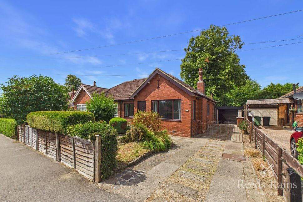 Main image of 2 bedroom Semi Detached Bungalow to rent, Pendas Walk, Leeds, West Yorkshire, LS15