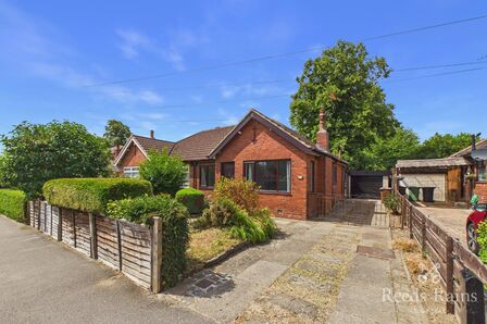 2 bedroom Semi Detached Bungalow to rent